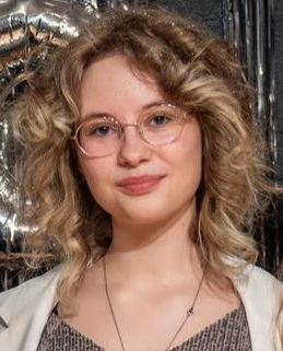 Fausta, patenkinta klientė, rašo atsiliepimą apie matematikos korepetitorių Mindaugą